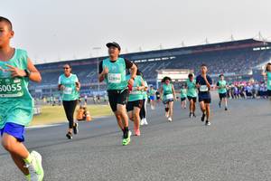 BIB: 52894, 50055
                            <button type="button" onclick="openModal(10537872)" class="btn btn-primary btn-sm float-right btn-popup" data-toggle="modal" data-target=".modal-high-quality">
                        <i class="fas fa-shopping-cart"></i> Add to Cart
                    </button>
                                            <button type="button" onclick="isThisMe(10537872, true)" class="btn btn-success btn-sm float-right btn-popup btn-isme hidden" data-toggle="tooltip" data-placement="bottom" title="นี่คือรูปของคุณใช่ไหม คลิกที่นี่เพื่อเอาเข้าอัลบั้ม">
                        <i class="fas fa-plus"></i> Add to album
                    </button>
                    <button type="button" onclick="isThisMe(10537872, false)" class="btn btn-warning btn-sm float-right btn-popup btn-isnotme hidden">
                        <i class="fas fa-ban"></i> Remove from album
                    </button>