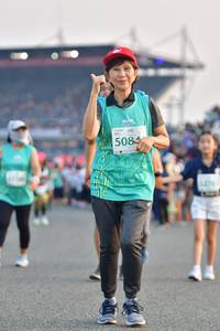 BIB: 5084, 5276
                            <button type="button" onclick="openModal(10562972)" class="btn btn-primary btn-sm float-right btn-popup" data-toggle="modal" data-target=".modal-high-quality">
                        <i class="fas fa-shopping-cart"></i> Add to Cart
                    </button>
                                            <button type="button" onclick="isThisMe(10562972, true)" class="btn btn-success btn-sm float-right btn-popup btn-isme hidden" data-toggle="tooltip" data-placement="bottom" title="นี่คือรูปของคุณใช่ไหม คลิกที่นี่เพื่อเอาเข้าอัลบั้ม">
                        <i class="fas fa-plus"></i> Add to album
                    </button>
                    <button type="button" onclick="isThisMe(10562972, false)" class="btn btn-warning btn-sm float-right btn-popup btn-isnotme hidden">
                        <i class="fas fa-ban"></i> Remove from album
                    </button>