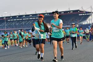 BIB: 1083
                            <button type="button" onclick="openModal(10561171)" class="btn btn-primary btn-sm float-right btn-popup" data-toggle="modal" data-target=".modal-high-quality">
                        <i class="fas fa-shopping-cart"></i> Add to Cart
                    </button>
                                            <button type="button" onclick="isThisMe(10561171, true)" class="btn btn-success btn-sm float-right btn-popup btn-isme hidden" data-toggle="tooltip" data-placement="bottom" title="นี่คือรูปของคุณใช่ไหม คลิกที่นี่เพื่อเอาเข้าอัลบั้ม">
                        <i class="fas fa-plus"></i> Add to album
                    </button>
                    <button type="button" onclick="isThisMe(10561171, false)" class="btn btn-warning btn-sm float-right btn-popup btn-isnotme hidden">
                        <i class="fas fa-ban"></i> Remove from album
                    </button>