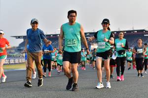 BIB: 50274, 0800, 530
                            <button type="button" onclick="openModal(10558287)" class="btn btn-primary btn-sm float-right btn-popup" data-toggle="modal" data-target=".modal-high-quality">
                        <i class="fas fa-shopping-cart"></i> Add to Cart
                    </button>
                                            <button type="button" onclick="isThisMe(10558287, true)" class="btn btn-success btn-sm float-right btn-popup btn-isme hidden" data-toggle="tooltip" data-placement="bottom" title="นี่คือรูปของคุณใช่ไหม คลิกที่นี่เพื่อเอาเข้าอัลบั้ม">
                        <i class="fas fa-plus"></i> Add to album
                    </button>
                    <button type="button" onclick="isThisMe(10558287, false)" class="btn btn-warning btn-sm float-right btn-popup btn-isnotme hidden">
                        <i class="fas fa-ban"></i> Remove from album
                    </button>