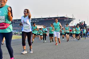 BIB: 904, 52989, 0384
                            <button type="button" onclick="openModal(10545449)" class="btn btn-primary btn-sm float-right btn-popup" data-toggle="modal" data-target=".modal-high-quality">
                        <i class="fas fa-shopping-cart"></i> Add to Cart
                    </button>
                                            <button type="button" onclick="isThisMe(10545449, true)" class="btn btn-success btn-sm float-right btn-popup btn-isme hidden" data-toggle="tooltip" data-placement="bottom" title="นี่คือรูปของคุณใช่ไหม คลิกที่นี่เพื่อเอาเข้าอัลบั้ม">
                        <i class="fas fa-plus"></i> Add to album
                    </button>
                    <button type="button" onclick="isThisMe(10545449, false)" class="btn btn-warning btn-sm float-right btn-popup btn-isnotme hidden">
                        <i class="fas fa-ban"></i> Remove from album
                    </button>