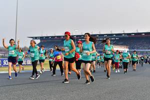 BIB: 1382
                            <button type="button" onclick="openModal(10559540)" class="btn btn-primary btn-sm float-right btn-popup" data-toggle="modal" data-target=".modal-high-quality">
                        <i class="fas fa-shopping-cart"></i> Add to Cart
                    </button>
                                            <button type="button" onclick="isThisMe(10559540, true)" class="btn btn-success btn-sm float-right btn-popup btn-isme hidden" data-toggle="tooltip" data-placement="bottom" title="นี่คือรูปของคุณใช่ไหม คลิกที่นี่เพื่อเอาเข้าอัลบั้ม">
                        <i class="fas fa-plus"></i> Add to album
                    </button>
                    <button type="button" onclick="isThisMe(10559540, false)" class="btn btn-warning btn-sm float-right btn-popup btn-isnotme hidden">
                        <i class="fas fa-ban"></i> Remove from album
                    </button>