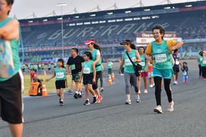 BIB: 52298, 505, 0547, 0517
                            <button type="button" onclick="openModal(10564674)" class="btn btn-primary btn-sm float-right btn-popup" data-toggle="modal" data-target=".modal-high-quality">
                        <i class="fas fa-shopping-cart"></i> Add to Cart
                    </button>
                                            <button type="button" onclick="isThisMe(10564674, true)" class="btn btn-success btn-sm float-right btn-popup btn-isme hidden" data-toggle="tooltip" data-placement="bottom" title="นี่คือรูปของคุณใช่ไหม คลิกที่นี่เพื่อเอาเข้าอัลบั้ม">
                        <i class="fas fa-plus"></i> Add to album
                    </button>
                    <button type="button" onclick="isThisMe(10564674, false)" class="btn btn-warning btn-sm float-right btn-popup btn-isnotme hidden">
                        <i class="fas fa-ban"></i> Remove from album
                    </button>