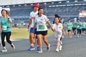 BIB: 51568, 50682, 52229
                            <button type="button" onclick="openModal(10563425)" class="btn btn-primary btn-sm float-right btn-popup" data-toggle="modal" data-target=".modal-high-quality">
                        <i class="fas fa-shopping-cart"></i> Add to Cart
                    </button>
                                            <button type="button" onclick="isThisMe(10563425, true)" class="btn btn-success btn-sm float-right btn-popup btn-isme hidden" data-toggle="tooltip" data-placement="bottom" title="นี่คือรูปของคุณใช่ไหม คลิกที่นี่เพื่อเอาเข้าอัลบั้ม">
                        <i class="fas fa-plus"></i> Add to album
                    </button>
                    <button type="button" onclick="isThisMe(10563425, false)" class="btn btn-warning btn-sm float-right btn-popup btn-isnotme hidden">
                        <i class="fas fa-ban"></i> Remove from album
                    </button>