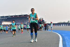 BIB: 528
                            <button type="button" onclick="openModal(10545820)" class="btn btn-primary btn-sm float-right btn-popup" data-toggle="modal" data-target=".modal-high-quality">
                        <i class="fas fa-shopping-cart"></i> Add to Cart
                    </button>
                                            <button type="button" onclick="isThisMe(10545820, true)" class="btn btn-success btn-sm float-right btn-popup btn-isme hidden" data-toggle="tooltip" data-placement="bottom" title="นี่คือรูปของคุณใช่ไหม คลิกที่นี่เพื่อเอาเข้าอัลบั้ม">
                        <i class="fas fa-plus"></i> Add to album
                    </button>
                    <button type="button" onclick="isThisMe(10545820, false)" class="btn btn-warning btn-sm float-right btn-popup btn-isnotme hidden">
                        <i class="fas fa-ban"></i> Remove from album
                    </button>