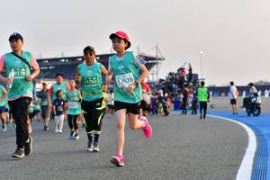 BIB: 0178, 1704, 570
                            <button type="button" onclick="openModal(10560285)" class="btn btn-primary btn-sm float-right btn-popup" data-toggle="modal" data-target=".modal-high-quality">
                        <i class="fas fa-shopping-cart"></i> Add to Cart
                    </button>
                                            <button type="button" onclick="isThisMe(10560285, true)" class="btn btn-success btn-sm float-right btn-popup btn-isme hidden" data-toggle="tooltip" data-placement="bottom" title="นี่คือรูปของคุณใช่ไหม คลิกที่นี่เพื่อเอาเข้าอัลบั้ม">
                        <i class="fas fa-plus"></i> Add to album
                    </button>
                    <button type="button" onclick="isThisMe(10560285, false)" class="btn btn-warning btn-sm float-right btn-popup btn-isnotme hidden">
                        <i class="fas fa-ban"></i> Remove from album
                    </button>