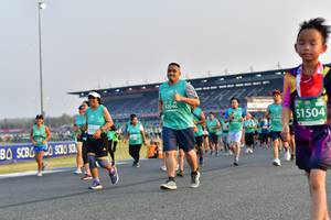 BIB: 52046, 51504, 3295, 
                            <button type="button" onclick="openModal(10557652)" class="btn btn-primary btn-sm float-right btn-popup" data-toggle="modal" data-target=".modal-high-quality">
                        <i class="fas fa-shopping-cart"></i> Add to Cart
                    </button>
                                            <button type="button" onclick="isThisMe(10557652, true)" class="btn btn-success btn-sm float-right btn-popup btn-isme hidden" data-toggle="tooltip" data-placement="bottom" title="นี่คือรูปของคุณใช่ไหม คลิกที่นี่เพื่อเอาเข้าอัลบั้ม">
                        <i class="fas fa-plus"></i> Add to album
                    </button>
                    <button type="button" onclick="isThisMe(10557652, false)" class="btn btn-warning btn-sm float-right btn-popup btn-isnotme hidden">
                        <i class="fas fa-ban"></i> Remove from album
                    </button>