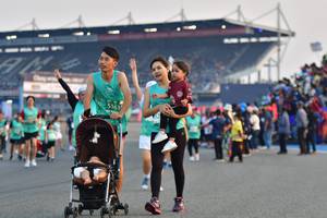 BIB: 5163
                            <button type="button" onclick="openModal(10564615)" class="btn btn-primary btn-sm float-right btn-popup" data-toggle="modal" data-target=".modal-high-quality">
                        <i class="fas fa-shopping-cart"></i> Add to Cart
                    </button>
                                            <button type="button" onclick="isThisMe(10564615, true)" class="btn btn-success btn-sm float-right btn-popup btn-isme hidden" data-toggle="tooltip" data-placement="bottom" title="นี่คือรูปของคุณใช่ไหม คลิกที่นี่เพื่อเอาเข้าอัลบั้ม">
                        <i class="fas fa-plus"></i> Add to album
                    </button>
                    <button type="button" onclick="isThisMe(10564615, false)" class="btn btn-warning btn-sm float-right btn-popup btn-isnotme hidden">
                        <i class="fas fa-ban"></i> Remove from album
                    </button>