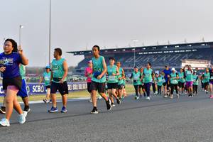 BIB: 1847
                            <button type="button" onclick="openModal(10560994)" class="btn btn-primary btn-sm float-right btn-popup" data-toggle="modal" data-target=".modal-high-quality">
                        <i class="fas fa-shopping-cart"></i> Add to Cart
                    </button>
                                            <button type="button" onclick="isThisMe(10560994, true)" class="btn btn-success btn-sm float-right btn-popup btn-isme hidden" data-toggle="tooltip" data-placement="bottom" title="นี่คือรูปของคุณใช่ไหม คลิกที่นี่เพื่อเอาเข้าอัลบั้ม">
                        <i class="fas fa-plus"></i> Add to album
                    </button>
                    <button type="button" onclick="isThisMe(10560994, false)" class="btn btn-warning btn-sm float-right btn-popup btn-isnotme hidden">
                        <i class="fas fa-ban"></i> Remove from album
                    </button>