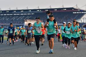 BIB: 51908, 51237, 813
                            <button type="button" onclick="openModal(10561591)" class="btn btn-primary btn-sm float-right btn-popup" data-toggle="modal" data-target=".modal-high-quality">
                        <i class="fas fa-shopping-cart"></i> Add to Cart
                    </button>
                                            <button type="button" onclick="isThisMe(10561591, true)" class="btn btn-success btn-sm float-right btn-popup btn-isme hidden" data-toggle="tooltip" data-placement="bottom" title="นี่คือรูปของคุณใช่ไหม คลิกที่นี่เพื่อเอาเข้าอัลบั้ม">
                        <i class="fas fa-plus"></i> Add to album
                    </button>
                    <button type="button" onclick="isThisMe(10561591, false)" class="btn btn-warning btn-sm float-right btn-popup btn-isnotme hidden">
                        <i class="fas fa-ban"></i> Remove from album
                    </button>