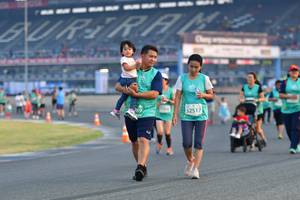 BIB: 989, 52517
                            <button type="button" onclick="openModal(10564491)" class="btn btn-primary btn-sm float-right btn-popup" data-toggle="modal" data-target=".modal-high-quality">
                        <i class="fas fa-shopping-cart"></i> Add to Cart
                    </button>
                                            <button type="button" onclick="isThisMe(10564491, true)" class="btn btn-success btn-sm float-right btn-popup btn-isme hidden" data-toggle="tooltip" data-placement="bottom" title="นี่คือรูปของคุณใช่ไหม คลิกที่นี่เพื่อเอาเข้าอัลบั้ม">
                        <i class="fas fa-plus"></i> Add to album
                    </button>
                    <button type="button" onclick="isThisMe(10564491, false)" class="btn btn-warning btn-sm float-right btn-popup btn-isnotme hidden">
                        <i class="fas fa-ban"></i> Remove from album
                    </button>