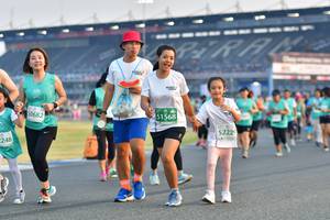 BIB: 50682, 51568, 52229, 248
                            <button type="button" onclick="openModal(10563412)" class="btn btn-primary btn-sm float-right btn-popup" data-toggle="modal" data-target=".modal-high-quality">
                        <i class="fas fa-shopping-cart"></i> Add to Cart
                    </button>
                                            <button type="button" onclick="isThisMe(10563412, true)" class="btn btn-success btn-sm float-right btn-popup btn-isme hidden" data-toggle="tooltip" data-placement="bottom" title="นี่คือรูปของคุณใช่ไหม คลิกที่นี่เพื่อเอาเข้าอัลบั้ม">
                        <i class="fas fa-plus"></i> Add to album
                    </button>
                    <button type="button" onclick="isThisMe(10563412, false)" class="btn btn-warning btn-sm float-right btn-popup btn-isnotme hidden">
                        <i class="fas fa-ban"></i> Remove from album
                    </button>