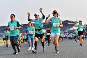 BIB: 5307, 50269
                            <button type="button" onclick="openModal(10547980)" class="btn btn-primary btn-sm float-right btn-popup" data-toggle="modal" data-target=".modal-high-quality">
                        <i class="fas fa-shopping-cart"></i> Add to Cart
                    </button>
                                            <button type="button" onclick="isThisMe(10547980, true)" class="btn btn-success btn-sm float-right btn-popup btn-isme hidden" data-toggle="tooltip" data-placement="bottom" title="นี่คือรูปของคุณใช่ไหม คลิกที่นี่เพื่อเอาเข้าอัลบั้ม">
                        <i class="fas fa-plus"></i> Add to album
                    </button>
                    <button type="button" onclick="isThisMe(10547980, false)" class="btn btn-warning btn-sm float-right btn-popup btn-isnotme hidden">
                        <i class="fas fa-ban"></i> Remove from album
                    </button>