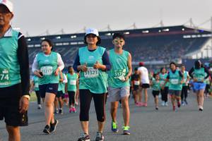 BIB: 51219, 51323, 51726
                            <button type="button" onclick="openModal(10561383)" class="btn btn-primary btn-sm float-right btn-popup" data-toggle="modal" data-target=".modal-high-quality">
                        <i class="fas fa-shopping-cart"></i> Add to Cart
                    </button>
                                            <button type="button" onclick="isThisMe(10561383, true)" class="btn btn-success btn-sm float-right btn-popup btn-isme hidden" data-toggle="tooltip" data-placement="bottom" title="นี่คือรูปของคุณใช่ไหม คลิกที่นี่เพื่อเอาเข้าอัลบั้ม">
                        <i class="fas fa-plus"></i> Add to album
                    </button>
                    <button type="button" onclick="isThisMe(10561383, false)" class="btn btn-warning btn-sm float-right btn-popup btn-isnotme hidden">
                        <i class="fas fa-ban"></i> Remove from album
                    </button>