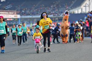 BIB: 0238, 50299, 0501
                            <button type="button" onclick="openModal(10564328)" class="btn btn-primary btn-sm float-right btn-popup" data-toggle="modal" data-target=".modal-high-quality">
                        <i class="fas fa-shopping-cart"></i> Add to Cart
                    </button>
                                            <button type="button" onclick="isThisMe(10564328, true)" class="btn btn-success btn-sm float-right btn-popup btn-isme hidden" data-toggle="tooltip" data-placement="bottom" title="นี่คือรูปของคุณใช่ไหม คลิกที่นี่เพื่อเอาเข้าอัลบั้ม">
                        <i class="fas fa-plus"></i> Add to album
                    </button>
                    <button type="button" onclick="isThisMe(10564328, false)" class="btn btn-warning btn-sm float-right btn-popup btn-isnotme hidden">
                        <i class="fas fa-ban"></i> Remove from album
                    </button>