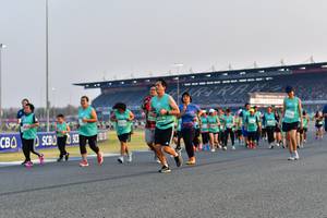 BIB: 014
                            <button type="button" onclick="openModal(10560622)" class="btn btn-primary btn-sm float-right btn-popup" data-toggle="modal" data-target=".modal-high-quality">
                        <i class="fas fa-shopping-cart"></i> Add to Cart
                    </button>
                                            <button type="button" onclick="isThisMe(10560622, true)" class="btn btn-success btn-sm float-right btn-popup btn-isme hidden" data-toggle="tooltip" data-placement="bottom" title="นี่คือรูปของคุณใช่ไหม คลิกที่นี่เพื่อเอาเข้าอัลบั้ม">
                        <i class="fas fa-plus"></i> Add to album
                    </button>
                    <button type="button" onclick="isThisMe(10560622, false)" class="btn btn-warning btn-sm float-right btn-popup btn-isnotme hidden">
                        <i class="fas fa-ban"></i> Remove from album
                    </button>