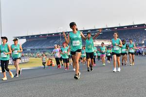 BIB: 52618, 505
                            <button type="button" onclick="openModal(10544461)" class="btn btn-primary btn-sm float-right btn-popup" data-toggle="modal" data-target=".modal-high-quality">
                        <i class="fas fa-shopping-cart"></i> Add to Cart
                    </button>
                                            <button type="button" onclick="isThisMe(10544461, true)" class="btn btn-success btn-sm float-right btn-popup btn-isme hidden" data-toggle="tooltip" data-placement="bottom" title="นี่คือรูปของคุณใช่ไหม คลิกที่นี่เพื่อเอาเข้าอัลบั้ม">
                        <i class="fas fa-plus"></i> Add to album
                    </button>
                    <button type="button" onclick="isThisMe(10544461, false)" class="btn btn-warning btn-sm float-right btn-popup btn-isnotme hidden">
                        <i class="fas fa-ban"></i> Remove from album
                    </button>