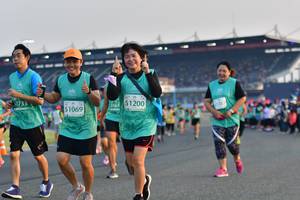 BIB: 51733, 51200, 167, 51069
                            <button type="button" onclick="openModal(10561207)" class="btn btn-primary btn-sm float-right btn-popup" data-toggle="modal" data-target=".modal-high-quality">
                        <i class="fas fa-shopping-cart"></i> Add to Cart
                    </button>
                                            <button type="button" onclick="isThisMe(10561207, true)" class="btn btn-success btn-sm float-right btn-popup btn-isme hidden" data-toggle="tooltip" data-placement="bottom" title="นี่คือรูปของคุณใช่ไหม คลิกที่นี่เพื่อเอาเข้าอัลบั้ม">
                        <i class="fas fa-plus"></i> Add to album
                    </button>
                    <button type="button" onclick="isThisMe(10561207, false)" class="btn btn-warning btn-sm float-right btn-popup btn-isnotme hidden">
                        <i class="fas fa-ban"></i> Remove from album
                    </button>