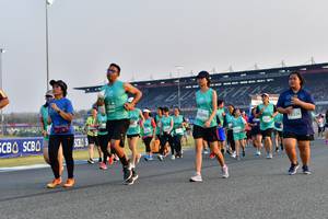 BIB: 800, 0590, 33326
                            <button type="button" onclick="openModal(10560744)" class="btn btn-primary btn-sm float-right btn-popup" data-toggle="modal" data-target=".modal-high-quality">
                        <i class="fas fa-shopping-cart"></i> Add to Cart
                    </button>
                                            <button type="button" onclick="isThisMe(10560744, true)" class="btn btn-success btn-sm float-right btn-popup btn-isme hidden" data-toggle="tooltip" data-placement="bottom" title="นี่คือรูปของคุณใช่ไหม คลิกที่นี่เพื่อเอาเข้าอัลบั้ม">
                        <i class="fas fa-plus"></i> Add to album
                    </button>
                    <button type="button" onclick="isThisMe(10560744, false)" class="btn btn-warning btn-sm float-right btn-popup btn-isnotme hidden">
                        <i class="fas fa-ban"></i> Remove from album
                    </button>