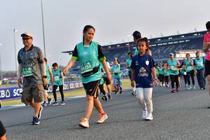 BIB: 50296, 50258
                            <button type="button" onclick="openModal(10560479)" class="btn btn-primary btn-sm float-right btn-popup" data-toggle="modal" data-target=".modal-high-quality">
                        <i class="fas fa-shopping-cart"></i> Add to Cart
                    </button>
                                            <button type="button" onclick="isThisMe(10560479, true)" class="btn btn-success btn-sm float-right btn-popup btn-isme hidden" data-toggle="tooltip" data-placement="bottom" title="นี่คือรูปของคุณใช่ไหม คลิกที่นี่เพื่อเอาเข้าอัลบั้ม">
                        <i class="fas fa-plus"></i> Add to album
                    </button>
                    <button type="button" onclick="isThisMe(10560479, false)" class="btn btn-warning btn-sm float-right btn-popup btn-isnotme hidden">
                        <i class="fas fa-ban"></i> Remove from album
                    </button>