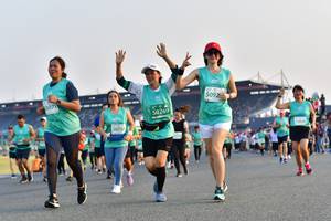 BIB: 5092, 071, 50269, 50756
                            <button type="button" onclick="openModal(10547924)" class="btn btn-primary btn-sm float-right btn-popup" data-toggle="modal" data-target=".modal-high-quality">
                        <i class="fas fa-shopping-cart"></i> Add to Cart
                    </button>
                                            <button type="button" onclick="isThisMe(10547924, true)" class="btn btn-success btn-sm float-right btn-popup btn-isme hidden" data-toggle="tooltip" data-placement="bottom" title="นี่คือรูปของคุณใช่ไหม คลิกที่นี่เพื่อเอาเข้าอัลบั้ม">
                        <i class="fas fa-plus"></i> Add to album
                    </button>
                    <button type="button" onclick="isThisMe(10547924, false)" class="btn btn-warning btn-sm float-right btn-popup btn-isnotme hidden">
                        <i class="fas fa-ban"></i> Remove from album
                    </button>