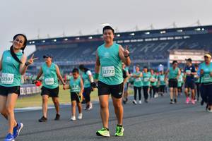 BIB: 2772, 52307, 50043
                            <button type="button" onclick="openModal(10561313)" class="btn btn-primary btn-sm float-right btn-popup" data-toggle="modal" data-target=".modal-high-quality">
                        <i class="fas fa-shopping-cart"></i> Add to Cart
                    </button>
                                            <button type="button" onclick="isThisMe(10561313, true)" class="btn btn-success btn-sm float-right btn-popup btn-isme hidden" data-toggle="tooltip" data-placement="bottom" title="นี่คือรูปของคุณใช่ไหม คลิกที่นี่เพื่อเอาเข้าอัลบั้ม">
                        <i class="fas fa-plus"></i> Add to album
                    </button>
                    <button type="button" onclick="isThisMe(10561313, false)" class="btn btn-warning btn-sm float-right btn-popup btn-isnotme hidden">
                        <i class="fas fa-ban"></i> Remove from album
                    </button>