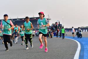 BIB: 50178, 1704
                            <button type="button" onclick="openModal(10560255)" class="btn btn-primary btn-sm float-right btn-popup" data-toggle="modal" data-target=".modal-high-quality">
                        <i class="fas fa-shopping-cart"></i> Add to Cart
                    </button>
                                            <button type="button" onclick="isThisMe(10560255, true)" class="btn btn-success btn-sm float-right btn-popup btn-isme hidden" data-toggle="tooltip" data-placement="bottom" title="นี่คือรูปของคุณใช่ไหม คลิกที่นี่เพื่อเอาเข้าอัลบั้ม">
                        <i class="fas fa-plus"></i> Add to album
                    </button>
                    <button type="button" onclick="isThisMe(10560255, false)" class="btn btn-warning btn-sm float-right btn-popup btn-isnotme hidden">
                        <i class="fas fa-ban"></i> Remove from album
                    </button>