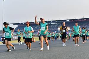 BIB: 3032, 51014
                            <button type="button" onclick="openModal(10550297)" class="btn btn-primary btn-sm float-right btn-popup" data-toggle="modal" data-target=".modal-high-quality">
                        <i class="fas fa-shopping-cart"></i> Add to Cart
                    </button>
                                            <button type="button" onclick="isThisMe(10550297, true)" class="btn btn-success btn-sm float-right btn-popup btn-isme hidden" data-toggle="tooltip" data-placement="bottom" title="นี่คือรูปของคุณใช่ไหม คลิกที่นี่เพื่อเอาเข้าอัลบั้ม">
                        <i class="fas fa-plus"></i> Add to album
                    </button>
                    <button type="button" onclick="isThisMe(10550297, false)" class="btn btn-warning btn-sm float-right btn-popup btn-isnotme hidden">
                        <i class="fas fa-ban"></i> Remove from album
                    </button>