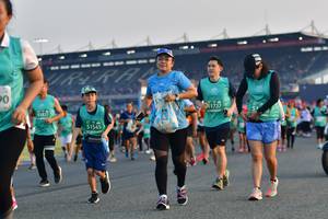 BIB: 1827, 51545
                            <button type="button" onclick="openModal(10561412)" class="btn btn-primary btn-sm float-right btn-popup" data-toggle="modal" data-target=".modal-high-quality">
                        <i class="fas fa-shopping-cart"></i> Add to Cart
                    </button>
                                            <button type="button" onclick="isThisMe(10561412, true)" class="btn btn-success btn-sm float-right btn-popup btn-isme hidden" data-toggle="tooltip" data-placement="bottom" title="นี่คือรูปของคุณใช่ไหม คลิกที่นี่เพื่อเอาเข้าอัลบั้ม">
                        <i class="fas fa-plus"></i> Add to album
                    </button>
                    <button type="button" onclick="isThisMe(10561412, false)" class="btn btn-warning btn-sm float-right btn-popup btn-isnotme hidden">
                        <i class="fas fa-ban"></i> Remove from album
                    </button>