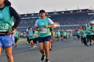 BIB: 1628, 752
                            <button type="button" onclick="openModal(10561439)" class="btn btn-primary btn-sm float-right btn-popup" data-toggle="modal" data-target=".modal-high-quality">
                        <i class="fas fa-shopping-cart"></i> Add to Cart
                    </button>
                                            <button type="button" onclick="isThisMe(10561439, true)" class="btn btn-success btn-sm float-right btn-popup btn-isme hidden" data-toggle="tooltip" data-placement="bottom" title="นี่คือรูปของคุณใช่ไหม คลิกที่นี่เพื่อเอาเข้าอัลบั้ม">
                        <i class="fas fa-plus"></i> Add to album
                    </button>
                    <button type="button" onclick="isThisMe(10561439, false)" class="btn btn-warning btn-sm float-right btn-popup btn-isnotme hidden">
                        <i class="fas fa-ban"></i> Remove from album
                    </button>