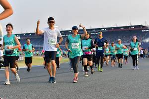 BIB: 53180, 53062, 52013
                            <button type="button" onclick="openModal(10553547)" class="btn btn-primary btn-sm float-right btn-popup" data-toggle="modal" data-target=".modal-high-quality">
                        <i class="fas fa-shopping-cart"></i> Add to Cart
                    </button>
                                            <button type="button" onclick="isThisMe(10553547, true)" class="btn btn-success btn-sm float-right btn-popup btn-isme hidden" data-toggle="tooltip" data-placement="bottom" title="นี่คือรูปของคุณใช่ไหม คลิกที่นี่เพื่อเอาเข้าอัลบั้ม">
                        <i class="fas fa-plus"></i> Add to album
                    </button>
                    <button type="button" onclick="isThisMe(10553547, false)" class="btn btn-warning btn-sm float-right btn-popup btn-isnotme hidden">
                        <i class="fas fa-ban"></i> Remove from album
                    </button>