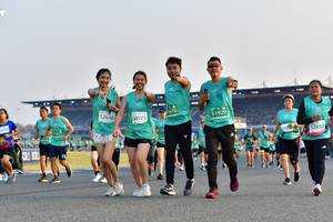 BIB: 52640, 1670, 51929, 0975, 52857
                            <button type="button" onclick="openModal(10548455)" class="btn btn-primary btn-sm float-right btn-popup" data-toggle="modal" data-target=".modal-high-quality">
                        <i class="fas fa-shopping-cart"></i> Add to Cart
                    </button>
                                            <button type="button" onclick="isThisMe(10548455, true)" class="btn btn-success btn-sm float-right btn-popup btn-isme hidden" data-toggle="tooltip" data-placement="bottom" title="นี่คือรูปของคุณใช่ไหม คลิกที่นี่เพื่อเอาเข้าอัลบั้ม">
                        <i class="fas fa-plus"></i> Add to album
                    </button>
                    <button type="button" onclick="isThisMe(10548455, false)" class="btn btn-warning btn-sm float-right btn-popup btn-isnotme hidden">
                        <i class="fas fa-ban"></i> Remove from album
                    </button>