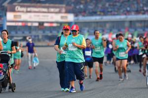 BIB: 53336
                            <button type="button" onclick="openModal(10564495)" class="btn btn-primary btn-sm float-right btn-popup" data-toggle="modal" data-target=".modal-high-quality">
                        <i class="fas fa-shopping-cart"></i> Add to Cart
                    </button>
                                            <button type="button" onclick="isThisMe(10564495, true)" class="btn btn-success btn-sm float-right btn-popup btn-isme hidden" data-toggle="tooltip" data-placement="bottom" title="นี่คือรูปของคุณใช่ไหม คลิกที่นี่เพื่อเอาเข้าอัลบั้ม">
                        <i class="fas fa-plus"></i> Add to album
                    </button>
                    <button type="button" onclick="isThisMe(10564495, false)" class="btn btn-warning btn-sm float-right btn-popup btn-isnotme hidden">
                        <i class="fas fa-ban"></i> Remove from album
                    </button>