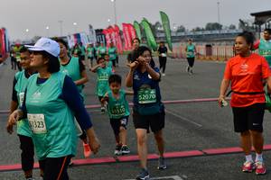 BIB: 52070, 1510, 51323
                            <button type="button" onclick="openModal(10565143)" class="btn btn-primary btn-sm float-right btn-popup" data-toggle="modal" data-target=".modal-high-quality">
                        <i class="fas fa-shopping-cart"></i> Add to Cart
                    </button>
                                            <button type="button" onclick="isThisMe(10565143, true)" class="btn btn-success btn-sm float-right btn-popup btn-isme hidden" data-toggle="tooltip" data-placement="bottom" title="นี่คือรูปของคุณใช่ไหม คลิกที่นี่เพื่อเอาเข้าอัลบั้ม">
                        <i class="fas fa-plus"></i> Add to album
                    </button>
                    <button type="button" onclick="isThisMe(10565143, false)" class="btn btn-warning btn-sm float-right btn-popup btn-isnotme hidden">
                        <i class="fas fa-ban"></i> Remove from album
                    </button>