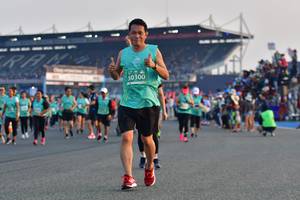 BIB: 50300
                            <button type="button" onclick="openModal(10561292)" class="btn btn-primary btn-sm float-right btn-popup" data-toggle="modal" data-target=".modal-high-quality">
                        <i class="fas fa-shopping-cart"></i> Add to Cart
                    </button>
                                            <button type="button" onclick="isThisMe(10561292, true)" class="btn btn-success btn-sm float-right btn-popup btn-isme hidden" data-toggle="tooltip" data-placement="bottom" title="นี่คือรูปของคุณใช่ไหม คลิกที่นี่เพื่อเอาเข้าอัลบั้ม">
                        <i class="fas fa-plus"></i> Add to album
                    </button>
                    <button type="button" onclick="isThisMe(10561292, false)" class="btn btn-warning btn-sm float-right btn-popup btn-isnotme hidden">
                        <i class="fas fa-ban"></i> Remove from album
                    </button>