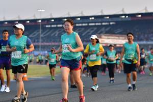 BIB: 529, 502, 51112, 62554
                            <button type="button" onclick="openModal(10561272)" class="btn btn-primary btn-sm float-right btn-popup" data-toggle="modal" data-target=".modal-high-quality">
                        <i class="fas fa-shopping-cart"></i> Add to Cart
                    </button>
                                            <button type="button" onclick="isThisMe(10561272, true)" class="btn btn-success btn-sm float-right btn-popup btn-isme hidden" data-toggle="tooltip" data-placement="bottom" title="นี่คือรูปของคุณใช่ไหม คลิกที่นี่เพื่อเอาเข้าอัลบั้ม">
                        <i class="fas fa-plus"></i> Add to album
                    </button>
                    <button type="button" onclick="isThisMe(10561272, false)" class="btn btn-warning btn-sm float-right btn-popup btn-isnotme hidden">
                        <i class="fas fa-ban"></i> Remove from album
                    </button>