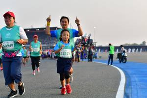 BIB: 50949, 52574
                            <button type="button" onclick="openModal(10558663)" class="btn btn-primary btn-sm float-right btn-popup" data-toggle="modal" data-target=".modal-high-quality">
                        <i class="fas fa-shopping-cart"></i> Add to Cart
                    </button>
                                            <button type="button" onclick="isThisMe(10558663, true)" class="btn btn-success btn-sm float-right btn-popup btn-isme hidden" data-toggle="tooltip" data-placement="bottom" title="นี่คือรูปของคุณใช่ไหม คลิกที่นี่เพื่อเอาเข้าอัลบั้ม">
                        <i class="fas fa-plus"></i> Add to album
                    </button>
                    <button type="button" onclick="isThisMe(10558663, false)" class="btn btn-warning btn-sm float-right btn-popup btn-isnotme hidden">
                        <i class="fas fa-ban"></i> Remove from album
                    </button>