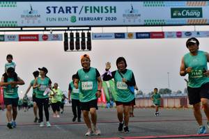BIB: 2020, 71447, 51200, 51069, 1908
                            <button type="button" onclick="openModal(10565019)" class="btn btn-primary btn-sm float-right btn-popup" data-toggle="modal" data-target=".modal-high-quality">
                        <i class="fas fa-shopping-cart"></i> Add to Cart
                    </button>
                                            <button type="button" onclick="isThisMe(10565019, true)" class="btn btn-success btn-sm float-right btn-popup btn-isme hidden" data-toggle="tooltip" data-placement="bottom" title="นี่คือรูปของคุณใช่ไหม คลิกที่นี่เพื่อเอาเข้าอัลบั้ม">
                        <i class="fas fa-plus"></i> Add to album
                    </button>
                    <button type="button" onclick="isThisMe(10565019, false)" class="btn btn-warning btn-sm float-right btn-popup btn-isnotme hidden">
                        <i class="fas fa-ban"></i> Remove from album
                    </button>