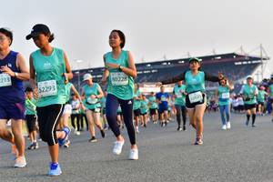 BIB: 213, 80228, 52293, 52625
                            <button type="button" onclick="openModal(10547542)" class="btn btn-primary btn-sm float-right btn-popup" data-toggle="modal" data-target=".modal-high-quality">
                        <i class="fas fa-shopping-cart"></i> Add to Cart
                    </button>
                                            <button type="button" onclick="isThisMe(10547542, true)" class="btn btn-success btn-sm float-right btn-popup btn-isme hidden" data-toggle="tooltip" data-placement="bottom" title="นี่คือรูปของคุณใช่ไหม คลิกที่นี่เพื่อเอาเข้าอัลบั้ม">
                        <i class="fas fa-plus"></i> Add to album
                    </button>
                    <button type="button" onclick="isThisMe(10547542, false)" class="btn btn-warning btn-sm float-right btn-popup btn-isnotme hidden">
                        <i class="fas fa-ban"></i> Remove from album
                    </button>