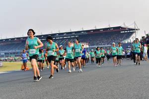 BIB: 52631, 52487
                            <button type="button" onclick="openModal(10552581)" class="btn btn-primary btn-sm float-right btn-popup" data-toggle="modal" data-target=".modal-high-quality">
                        <i class="fas fa-shopping-cart"></i> Add to Cart
                    </button>
                                            <button type="button" onclick="isThisMe(10552581, true)" class="btn btn-success btn-sm float-right btn-popup btn-isme hidden" data-toggle="tooltip" data-placement="bottom" title="นี่คือรูปของคุณใช่ไหม คลิกที่นี่เพื่อเอาเข้าอัลบั้ม">
                        <i class="fas fa-plus"></i> Add to album
                    </button>
                    <button type="button" onclick="isThisMe(10552581, false)" class="btn btn-warning btn-sm float-right btn-popup btn-isnotme hidden">
                        <i class="fas fa-ban"></i> Remove from album
                    </button>