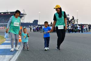 BIB: 53209, 53210
                            <button type="button" onclick="openModal(10564823)" class="btn btn-primary btn-sm float-right btn-popup" data-toggle="modal" data-target=".modal-high-quality">
                        <i class="fas fa-shopping-cart"></i> Add to Cart
                    </button>
                                            <button type="button" onclick="isThisMe(10564823, true)" class="btn btn-success btn-sm float-right btn-popup btn-isme hidden" data-toggle="tooltip" data-placement="bottom" title="นี่คือรูปของคุณใช่ไหม คลิกที่นี่เพื่อเอาเข้าอัลบั้ม">
                        <i class="fas fa-plus"></i> Add to album
                    </button>
                    <button type="button" onclick="isThisMe(10564823, false)" class="btn btn-warning btn-sm float-right btn-popup btn-isnotme hidden">
                        <i class="fas fa-ban"></i> Remove from album
                    </button>