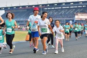 BIB: 51568, 50682, 5222
                            <button type="button" onclick="openModal(10563411)" class="btn btn-primary btn-sm float-right btn-popup" data-toggle="modal" data-target=".modal-high-quality">
                        <i class="fas fa-shopping-cart"></i> Add to Cart
                    </button>
                                            <button type="button" onclick="isThisMe(10563411, true)" class="btn btn-success btn-sm float-right btn-popup btn-isme hidden" data-toggle="tooltip" data-placement="bottom" title="นี่คือรูปของคุณใช่ไหม คลิกที่นี่เพื่อเอาเข้าอัลบั้ม">
                        <i class="fas fa-plus"></i> Add to album
                    </button>
                    <button type="button" onclick="isThisMe(10563411, false)" class="btn btn-warning btn-sm float-right btn-popup btn-isnotme hidden">
                        <i class="fas fa-ban"></i> Remove from album
                    </button>