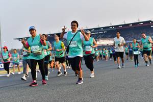 BIB: 32955, 53227, 52961
                            <button type="button" onclick="openModal(10560510)" class="btn btn-primary btn-sm float-right btn-popup" data-toggle="modal" data-target=".modal-high-quality">
                        <i class="fas fa-shopping-cart"></i> Add to Cart
                    </button>
                                            <button type="button" onclick="isThisMe(10560510, true)" class="btn btn-success btn-sm float-right btn-popup btn-isme hidden" data-toggle="tooltip" data-placement="bottom" title="นี่คือรูปของคุณใช่ไหม คลิกที่นี่เพื่อเอาเข้าอัลบั้ม">
                        <i class="fas fa-plus"></i> Add to album
                    </button>
                    <button type="button" onclick="isThisMe(10560510, false)" class="btn btn-warning btn-sm float-right btn-popup btn-isnotme hidden">
                        <i class="fas fa-ban"></i> Remove from album
                    </button>