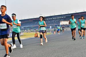 BIB: 50525, 52722, 1790, 52320
                            <button type="button" onclick="openModal(10538214)" class="btn btn-primary btn-sm float-right btn-popup" data-toggle="modal" data-target=".modal-high-quality">
                        <i class="fas fa-shopping-cart"></i> Add to Cart
                    </button>
                                            <button type="button" onclick="isThisMe(10538214, true)" class="btn btn-success btn-sm float-right btn-popup btn-isme hidden" data-toggle="tooltip" data-placement="bottom" title="นี่คือรูปของคุณใช่ไหม คลิกที่นี่เพื่อเอาเข้าอัลบั้ม">
                        <i class="fas fa-plus"></i> Add to album
                    </button>
                    <button type="button" onclick="isThisMe(10538214, false)" class="btn btn-warning btn-sm float-right btn-popup btn-isnotme hidden">
                        <i class="fas fa-ban"></i> Remove from album
                    </button>