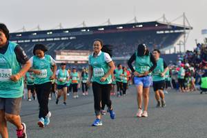 BIB: 167, 172, 52490, 350, 3285
                            <button type="button" onclick="openModal(10561402)" class="btn btn-primary btn-sm float-right btn-popup" data-toggle="modal" data-target=".modal-high-quality">
                        <i class="fas fa-shopping-cart"></i> Add to Cart
                    </button>
                                            <button type="button" onclick="isThisMe(10561402, true)" class="btn btn-success btn-sm float-right btn-popup btn-isme hidden" data-toggle="tooltip" data-placement="bottom" title="นี่คือรูปของคุณใช่ไหม คลิกที่นี่เพื่อเอาเข้าอัลบั้ม">
                        <i class="fas fa-plus"></i> Add to album
                    </button>
                    <button type="button" onclick="isThisMe(10561402, false)" class="btn btn-warning btn-sm float-right btn-popup btn-isnotme hidden">
                        <i class="fas fa-ban"></i> Remove from album
                    </button>