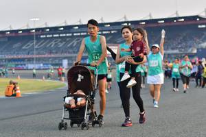 BIB: 516, 53127
                            <button type="button" onclick="openModal(10564635)" class="btn btn-primary btn-sm float-right btn-popup" data-toggle="modal" data-target=".modal-high-quality">
                        <i class="fas fa-shopping-cart"></i> Add to Cart
                    </button>
                                            <button type="button" onclick="isThisMe(10564635, true)" class="btn btn-success btn-sm float-right btn-popup btn-isme hidden" data-toggle="tooltip" data-placement="bottom" title="นี่คือรูปของคุณใช่ไหม คลิกที่นี่เพื่อเอาเข้าอัลบั้ม">
                        <i class="fas fa-plus"></i> Add to album
                    </button>
                    <button type="button" onclick="isThisMe(10564635, false)" class="btn btn-warning btn-sm float-right btn-popup btn-isnotme hidden">
                        <i class="fas fa-ban"></i> Remove from album
                    </button>