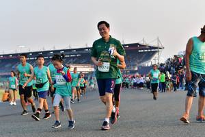 BIB: 519, 5074, 52226
                            <button type="button" onclick="openModal(10555985)" class="btn btn-primary btn-sm float-right btn-popup" data-toggle="modal" data-target=".modal-high-quality">
                        <i class="fas fa-shopping-cart"></i> Add to Cart
                    </button>
                                            <button type="button" onclick="isThisMe(10555985, true)" class="btn btn-success btn-sm float-right btn-popup btn-isme hidden" data-toggle="tooltip" data-placement="bottom" title="นี่คือรูปของคุณใช่ไหม คลิกที่นี่เพื่อเอาเข้าอัลบั้ม">
                        <i class="fas fa-plus"></i> Add to album
                    </button>
                    <button type="button" onclick="isThisMe(10555985, false)" class="btn btn-warning btn-sm float-right btn-popup btn-isnotme hidden">
                        <i class="fas fa-ban"></i> Remove from album
                    </button>