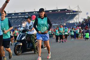 BIB: 51628
                            <button type="button" onclick="openModal(10561425)" class="btn btn-primary btn-sm float-right btn-popup" data-toggle="modal" data-target=".modal-high-quality">
                        <i class="fas fa-shopping-cart"></i> Add to Cart
                    </button>
                                            <button type="button" onclick="isThisMe(10561425, true)" class="btn btn-success btn-sm float-right btn-popup btn-isme hidden" data-toggle="tooltip" data-placement="bottom" title="นี่คือรูปของคุณใช่ไหม คลิกที่นี่เพื่อเอาเข้าอัลบั้ม">
                        <i class="fas fa-plus"></i> Add to album
                    </button>
                    <button type="button" onclick="isThisMe(10561425, false)" class="btn btn-warning btn-sm float-right btn-popup btn-isnotme hidden">
                        <i class="fas fa-ban"></i> Remove from album
                    </button>