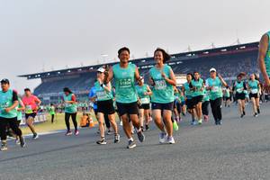 BIB: 51806, 53125
                            <button type="button" onclick="openModal(10553737)" class="btn btn-primary btn-sm float-right btn-popup" data-toggle="modal" data-target=".modal-high-quality">
                        <i class="fas fa-shopping-cart"></i> Add to Cart
                    </button>
                                            <button type="button" onclick="isThisMe(10553737, true)" class="btn btn-success btn-sm float-right btn-popup btn-isme hidden" data-toggle="tooltip" data-placement="bottom" title="นี่คือรูปของคุณใช่ไหม คลิกที่นี่เพื่อเอาเข้าอัลบั้ม">
                        <i class="fas fa-plus"></i> Add to album
                    </button>
                    <button type="button" onclick="isThisMe(10553737, false)" class="btn btn-warning btn-sm float-right btn-popup btn-isnotme hidden">
                        <i class="fas fa-ban"></i> Remove from album
                    </button>