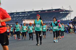 BIB: 51034, 1156
                            <button type="button" onclick="openModal(10561468)" class="btn btn-primary btn-sm float-right btn-popup" data-toggle="modal" data-target=".modal-high-quality">
                        <i class="fas fa-shopping-cart"></i> Add to Cart
                    </button>
                                            <button type="button" onclick="isThisMe(10561468, true)" class="btn btn-success btn-sm float-right btn-popup btn-isme hidden" data-toggle="tooltip" data-placement="bottom" title="นี่คือรูปของคุณใช่ไหม คลิกที่นี่เพื่อเอาเข้าอัลบั้ม">
                        <i class="fas fa-plus"></i> Add to album
                    </button>
                    <button type="button" onclick="isThisMe(10561468, false)" class="btn btn-warning btn-sm float-right btn-popup btn-isnotme hidden">
                        <i class="fas fa-ban"></i> Remove from album
                    </button>